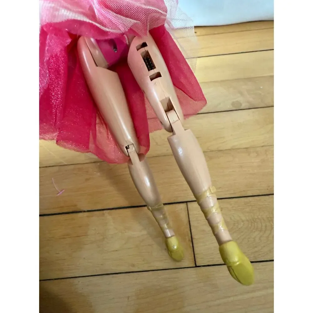 Vintage 1999 Dancing Princess‎ Genevieve Barbie Doll 15”